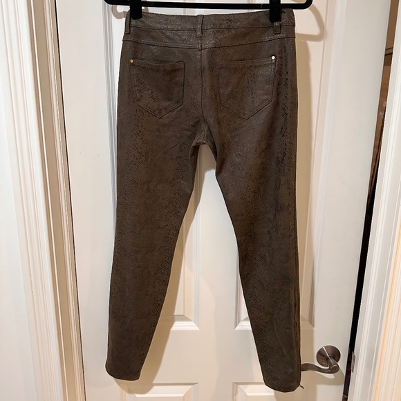 Zara Basic NWT Zip Ankle Skinny Coated Jeans in Olive Snake Print - Picture 3 of 3